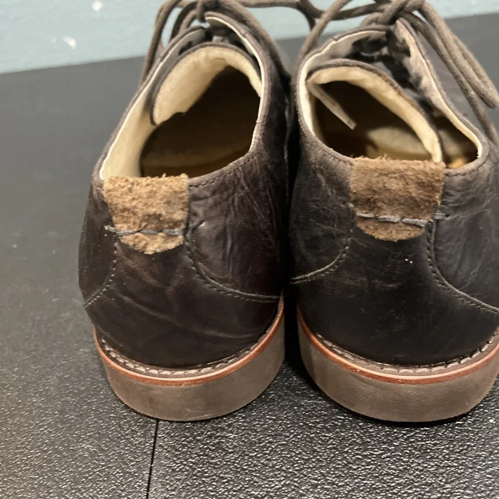 UGG Leighton Mens 10.5 Brown Leather Sheepskin Lined Chukka Desert Boots Classic